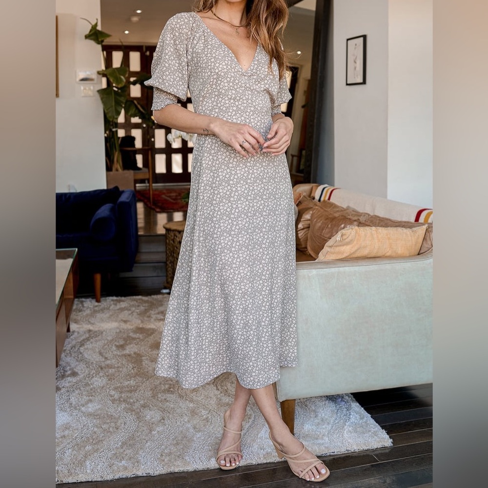 Lulu’s Sage Green Floral Print Puff Sleeve Midi Dress Size Large New